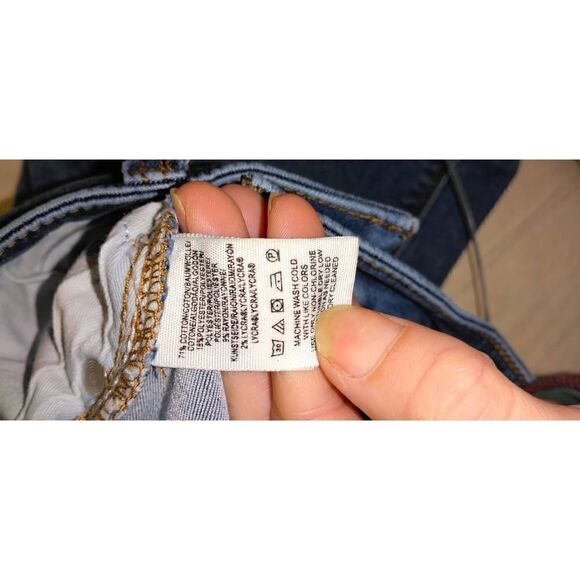 WE THE FREE JUST FLOAT ON HIGH RISE BELL BOTTOMS SIZE 29 JEANS - Picture 3 of 7